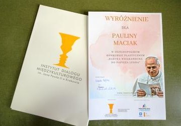 Wyróżnienie uczennicy klasy III w ogólnopolskim konkursie