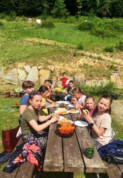 Trzecioklasiści świętują Dzień Dziecka