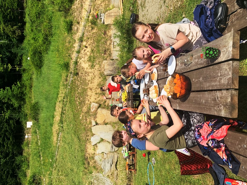 Trzecioklasiści świętują Dzień Dziecka