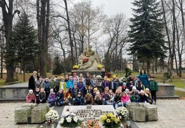 Spotkanie ze sztuką uczniów klas młodszych w MOK w Nowym Sączu