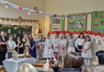 Jest taki dzień, bardzo ciepły, choć grudniowy…”