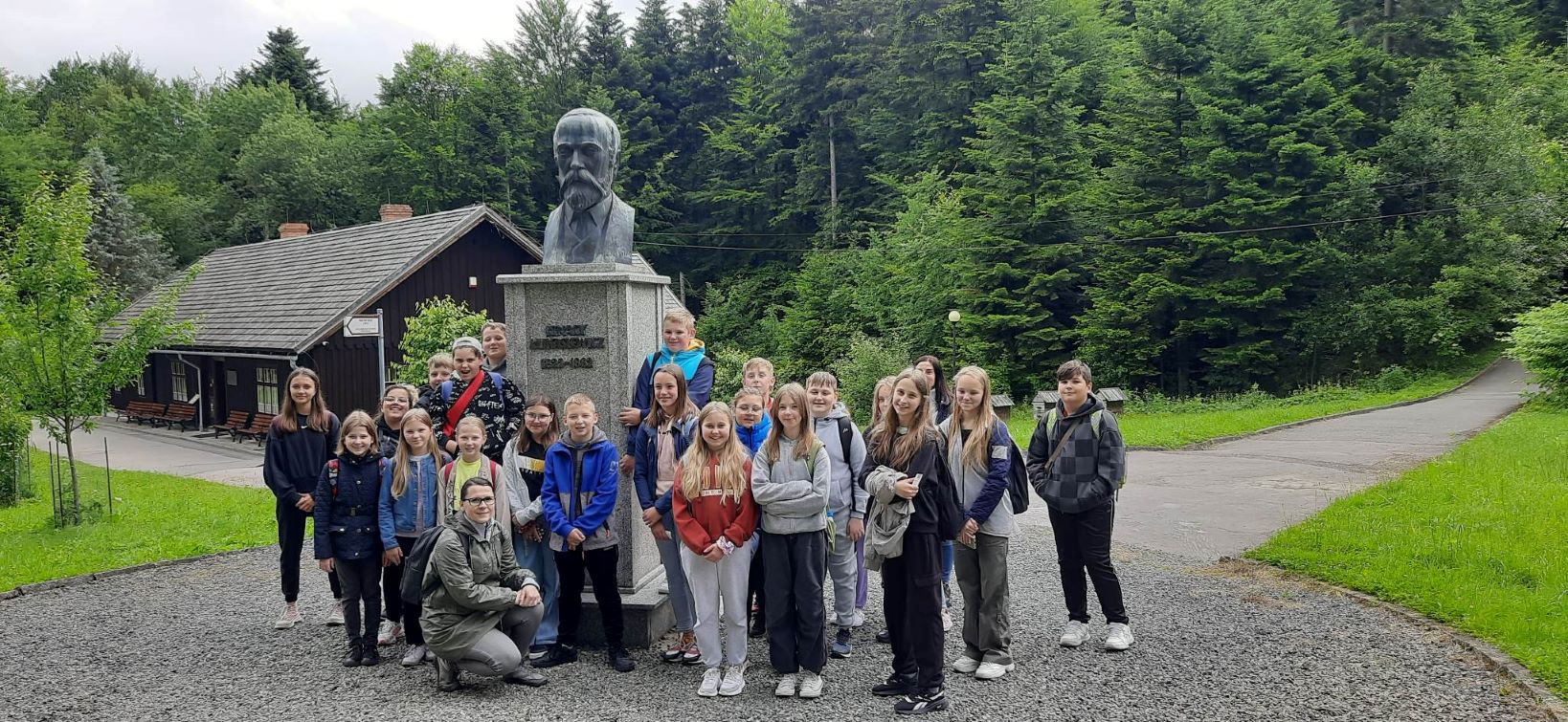 Wycieczka do Bóbrki i Trzcinicy