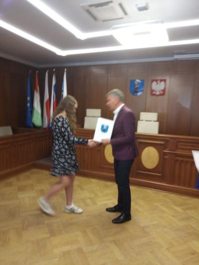 finaliści na spotkaniu z burmistrzem 128.jpg