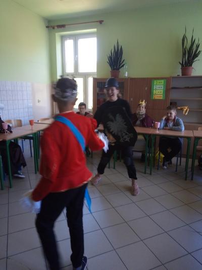 finaliści na spotkaniu z burmistrzem 111.jpg