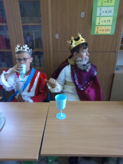 finaliści na spotkaniu z burmistrzem 117.jpg