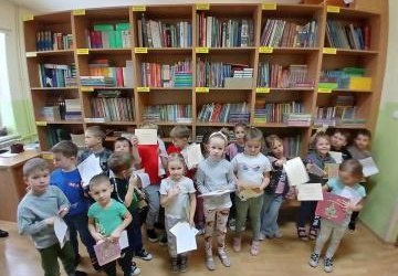 Przedszkolaki w bibliotece