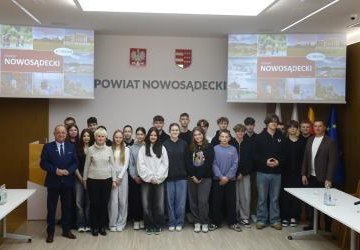 Wizyta uczniów w Starostwie Powiatowym oraz w Małopolskim Centrum Kultury Sokół w Nowym Sączu