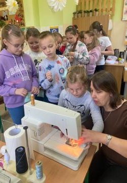 Poznajemy pracę krawcowej