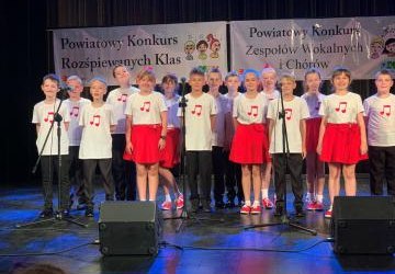 Słoneczka z 3a – laureatami Powiatowego Konkursu Rozśpiewanych Klas