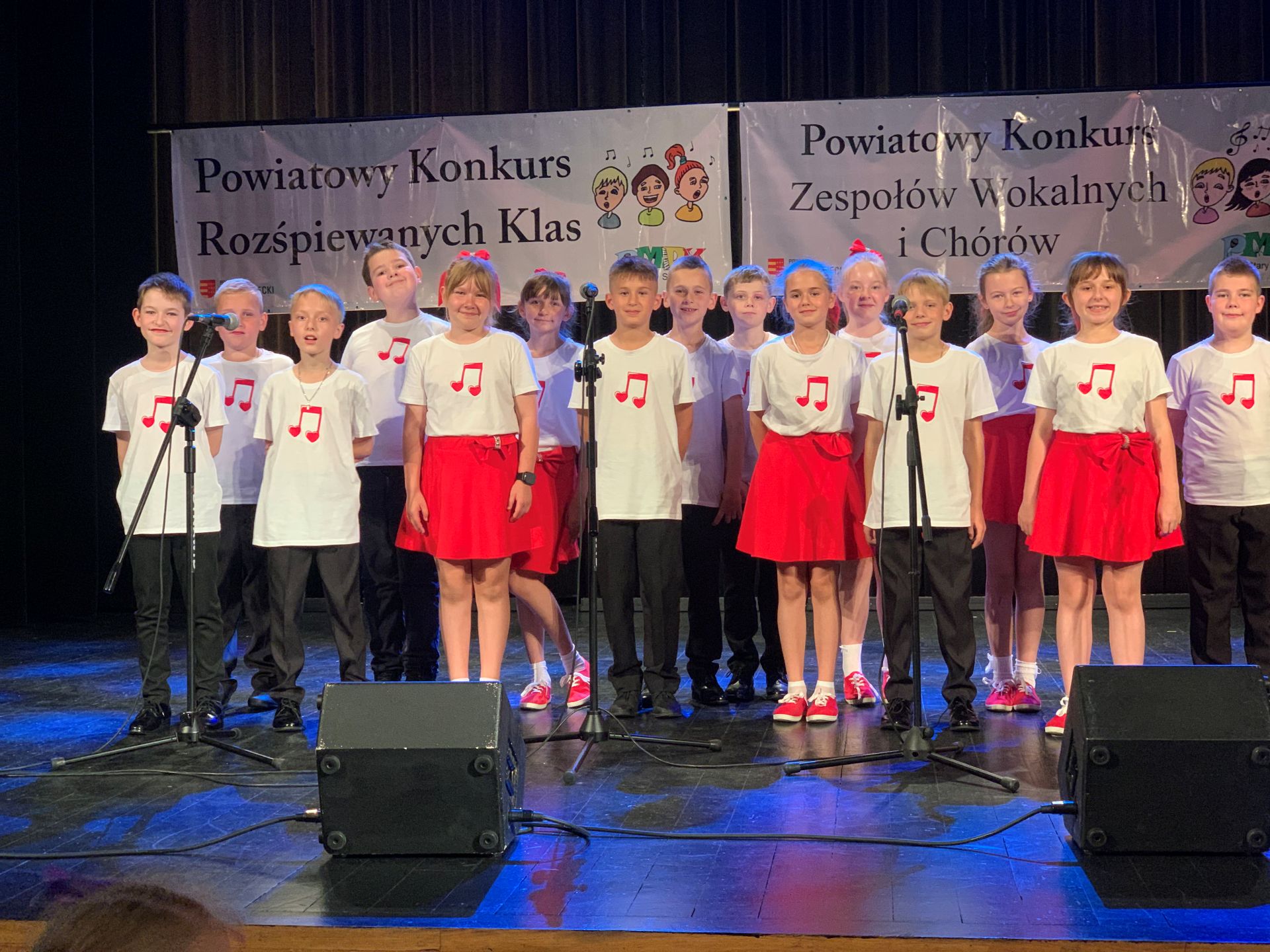 Słoneczka z 3a – laureatami Powiatowego Konkursu Rozśpiewanych Klas