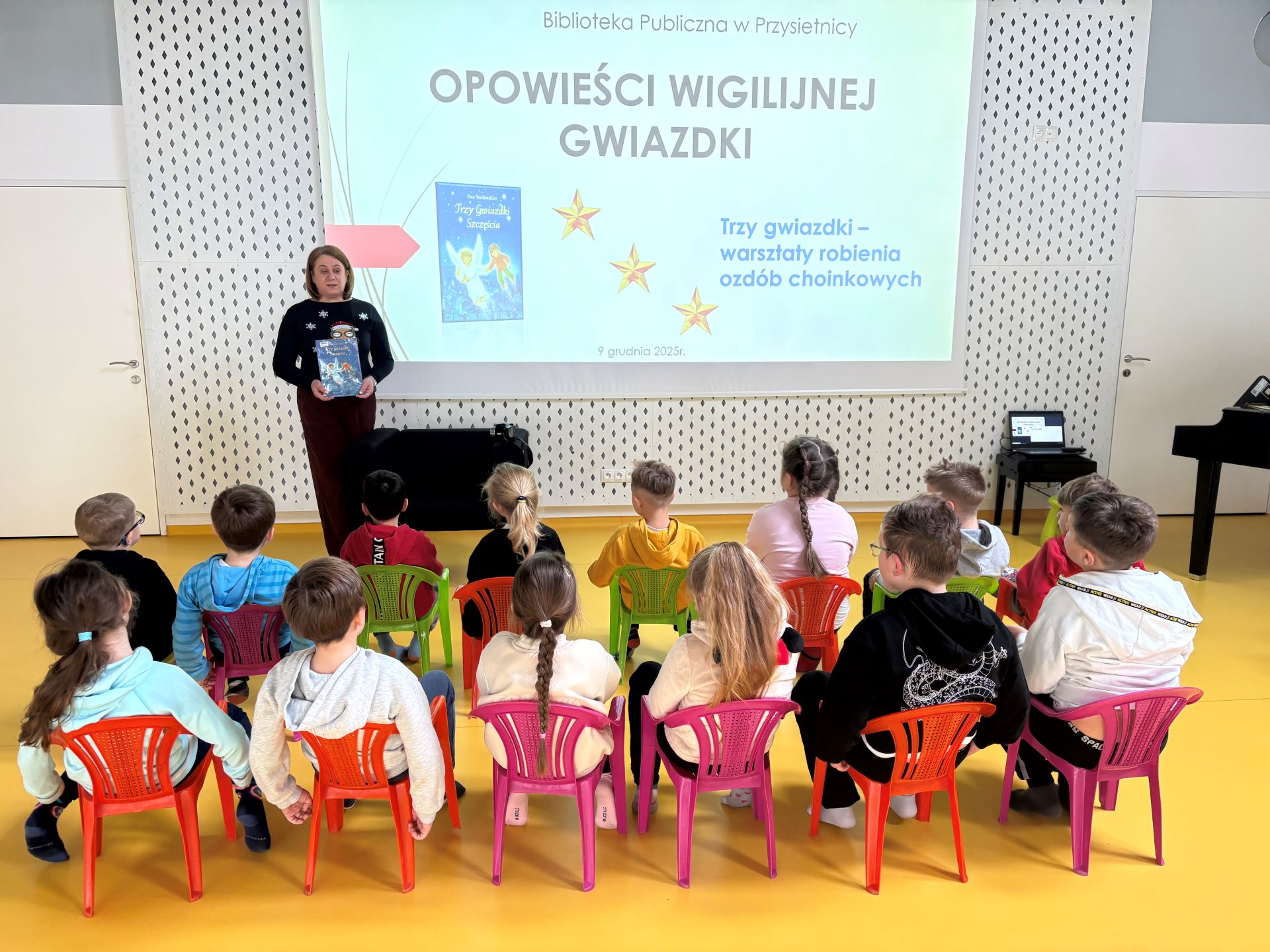 Opowieści wigilijnej gwiazdki – warsztaty świąteczne dla uczniów klas pierwszych w Bibliotece Publicznej