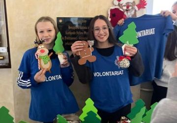 Bożonarodzeniowy kiermasz dobroczynny na rzecz potrzebujących.