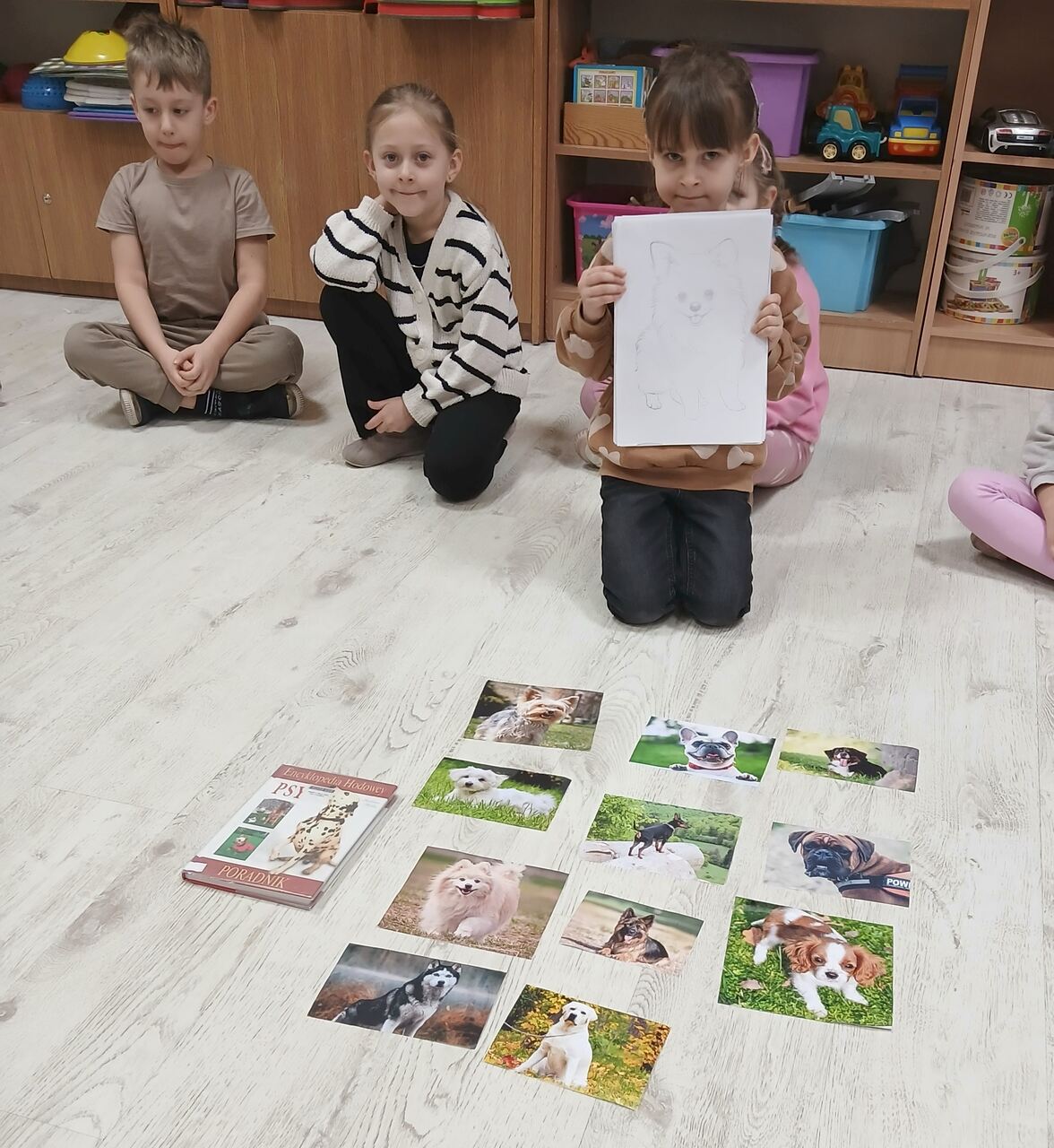 „Dzieci uczą dzieci” - przedszkolaki w roli małych nauczycieli